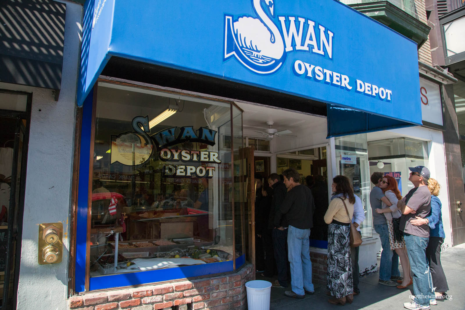 Lining up at Swan Oyster Depot